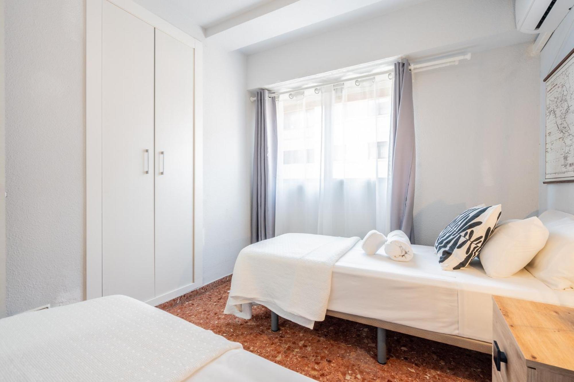Apartamento Familiar En Avenida Del Puerto Valencia Buitenkant foto